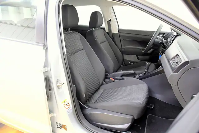 Volkswagen Polo view 8