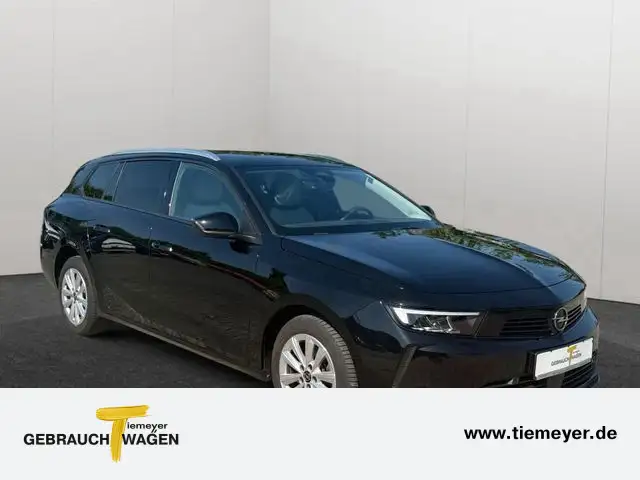 Opel Astra view 3