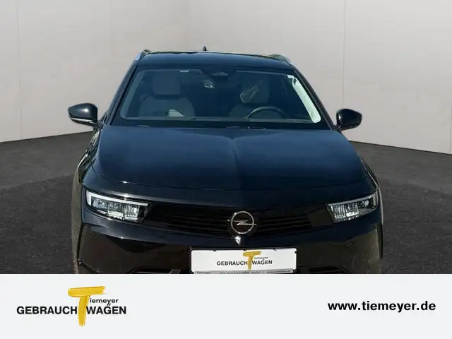 Opel Astra view 2