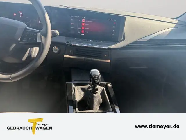Opel Astra view 13