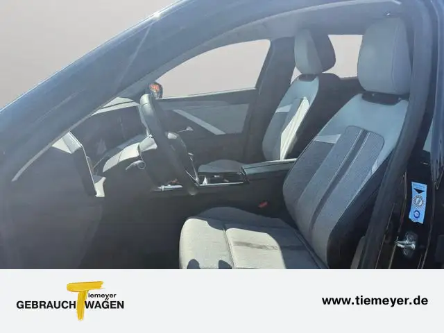 Opel Astra view 10
