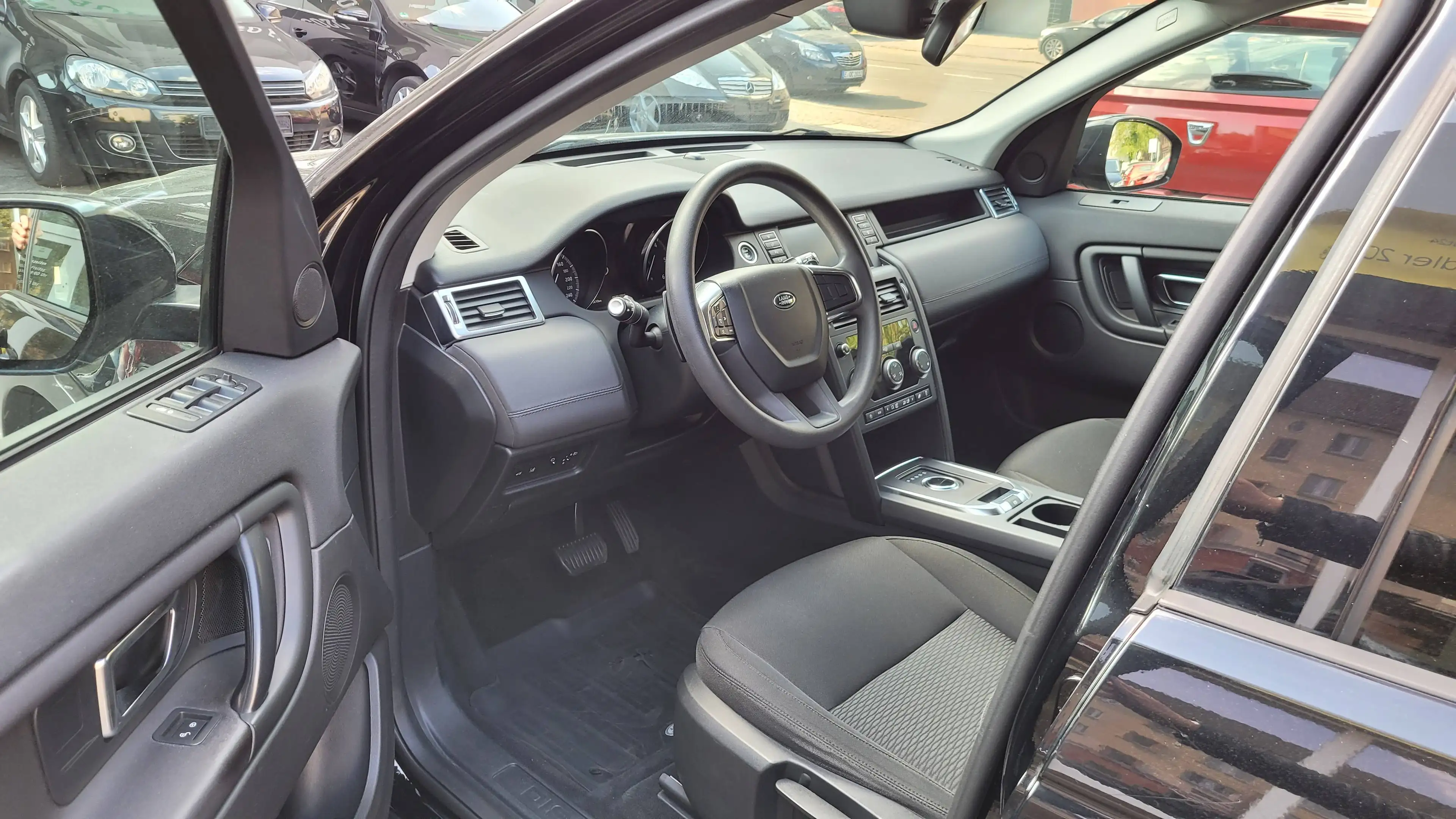 Land Rover Discovery Sport 2.0 D Pure Automatik AWD*7Sitze*Kamera*17"*PDC*AUX — photo 14