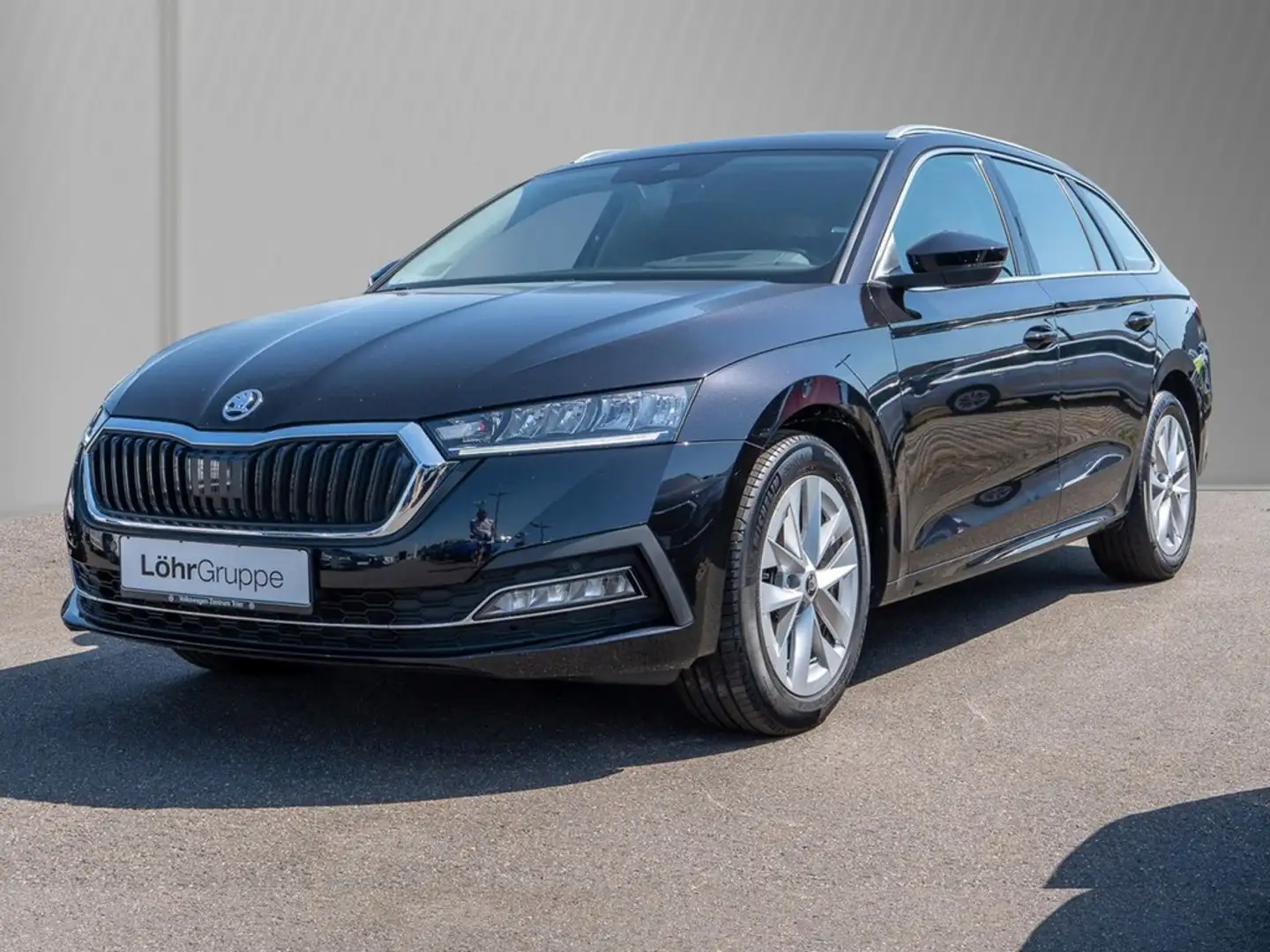 Skoda Octavia Combi 2.0 TDI DSG Style Schwarz - 2