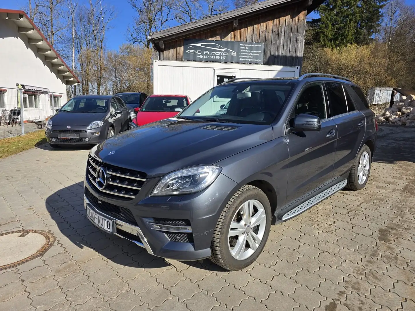 Mercedes-Benz ML 350 CDI BlueTec Grau - 1