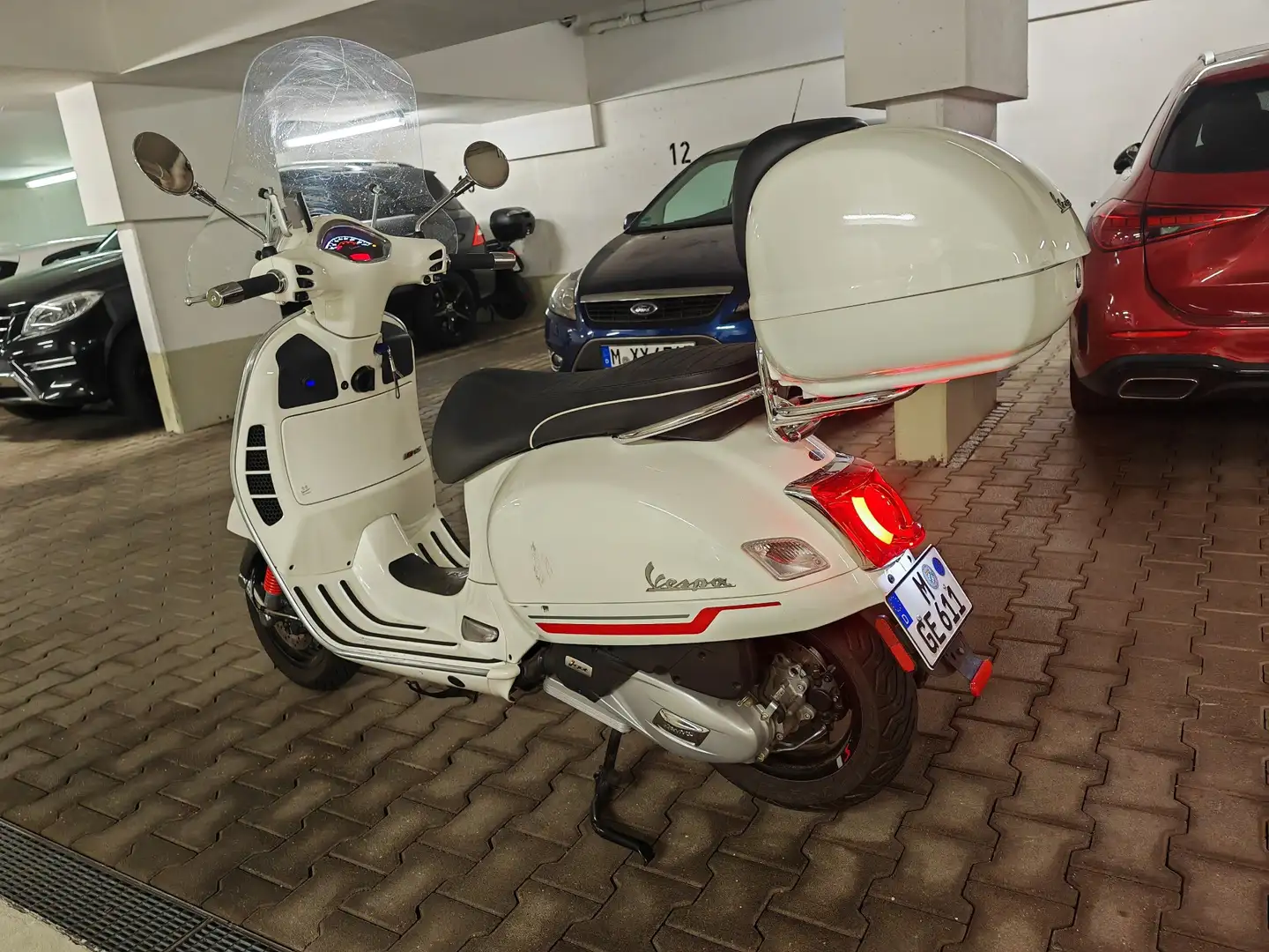 Piaggio GTS 125 Sport Wit - 2