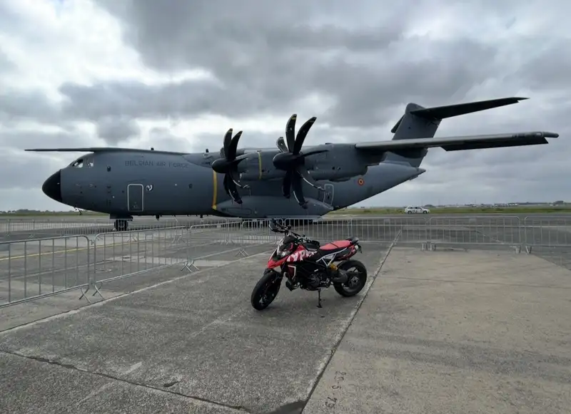 Ducati Hypermotard 950 - foto 4