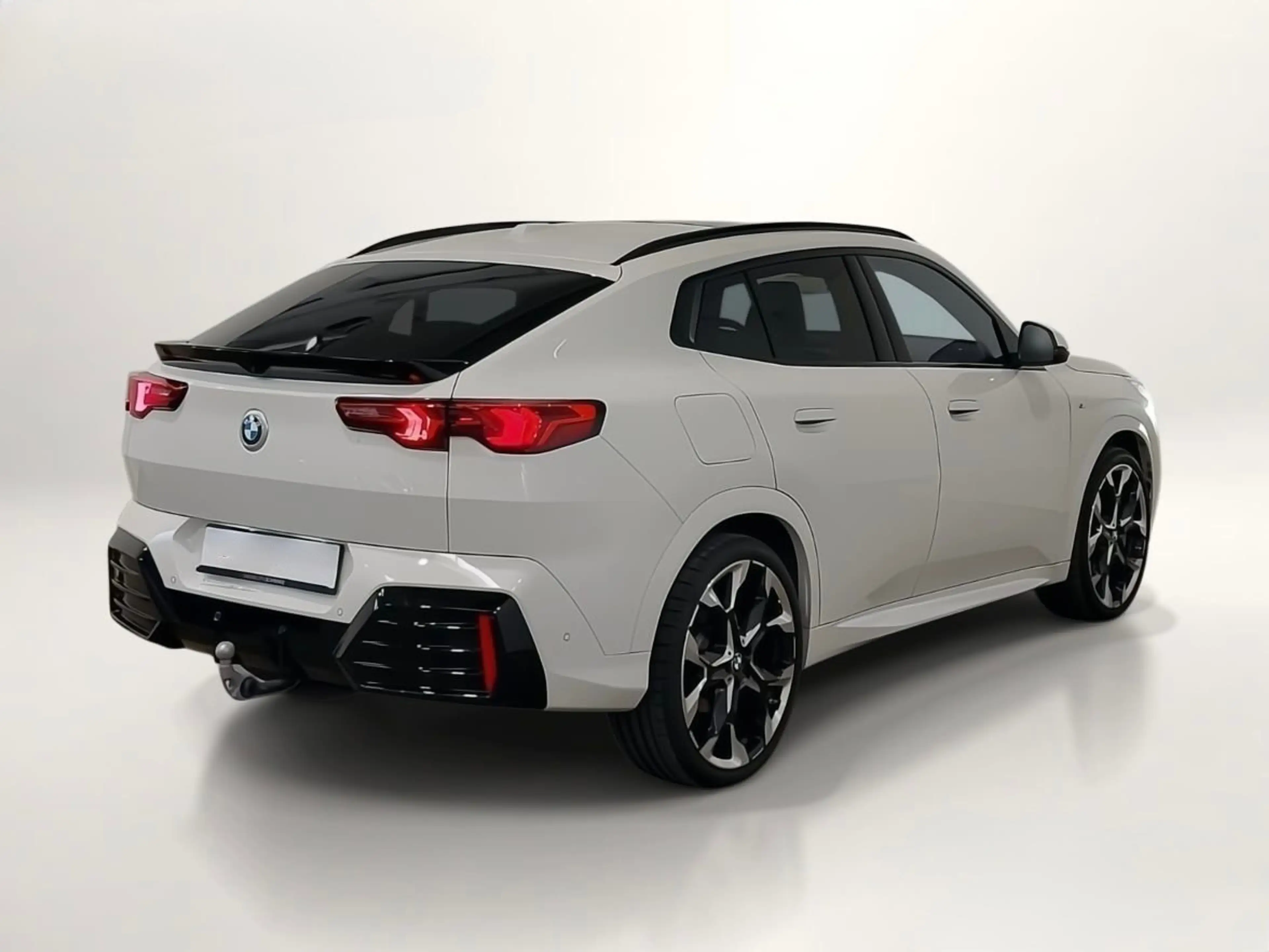 BMW X2 20d xDrive M Sport AHK/HUD/360°/ACC/PANO/21" — photo 2