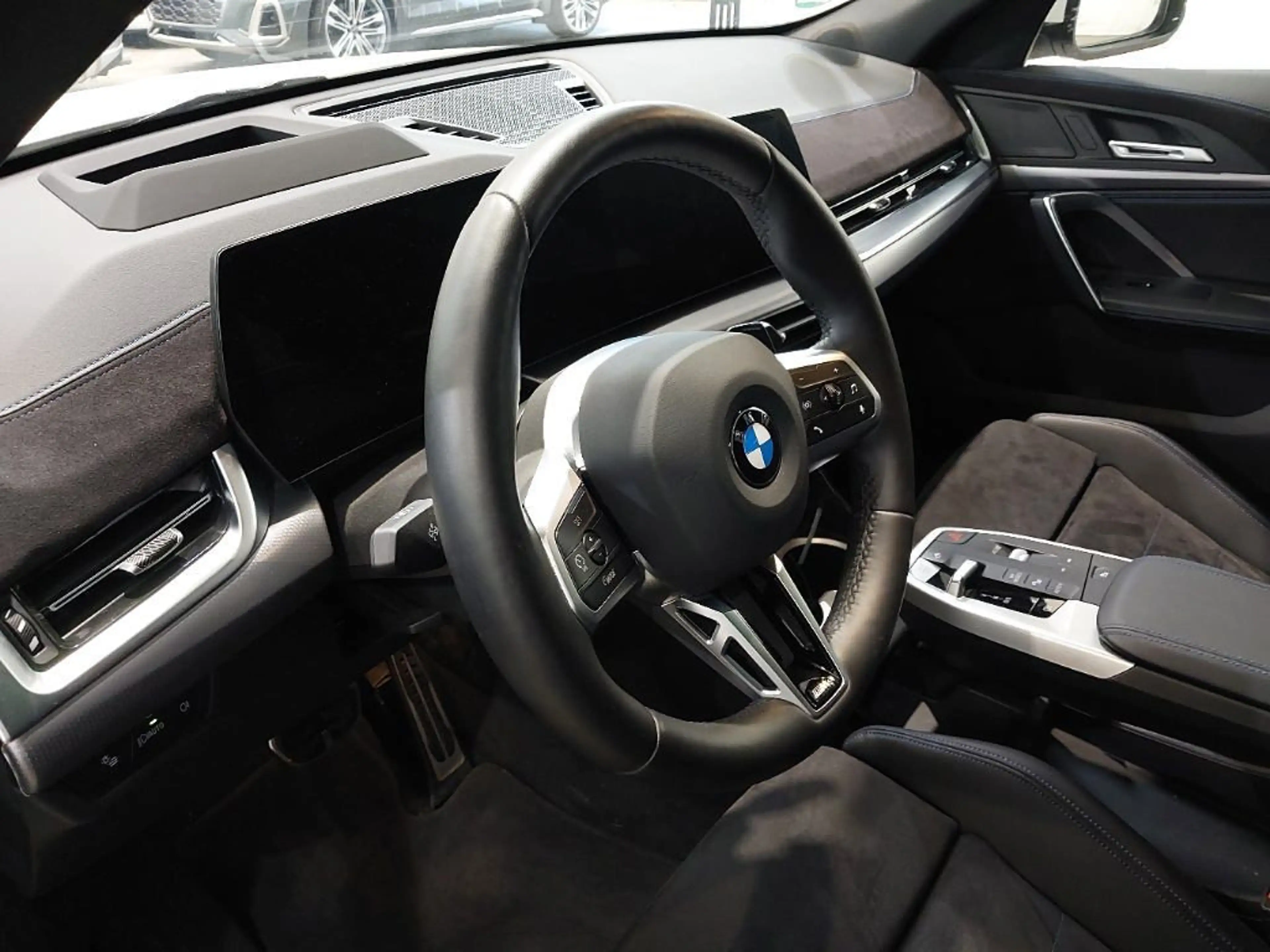 BMW X2 20d xDrive M Sport AHK/HUD/360°/ACC/PANO/21" — photo 5