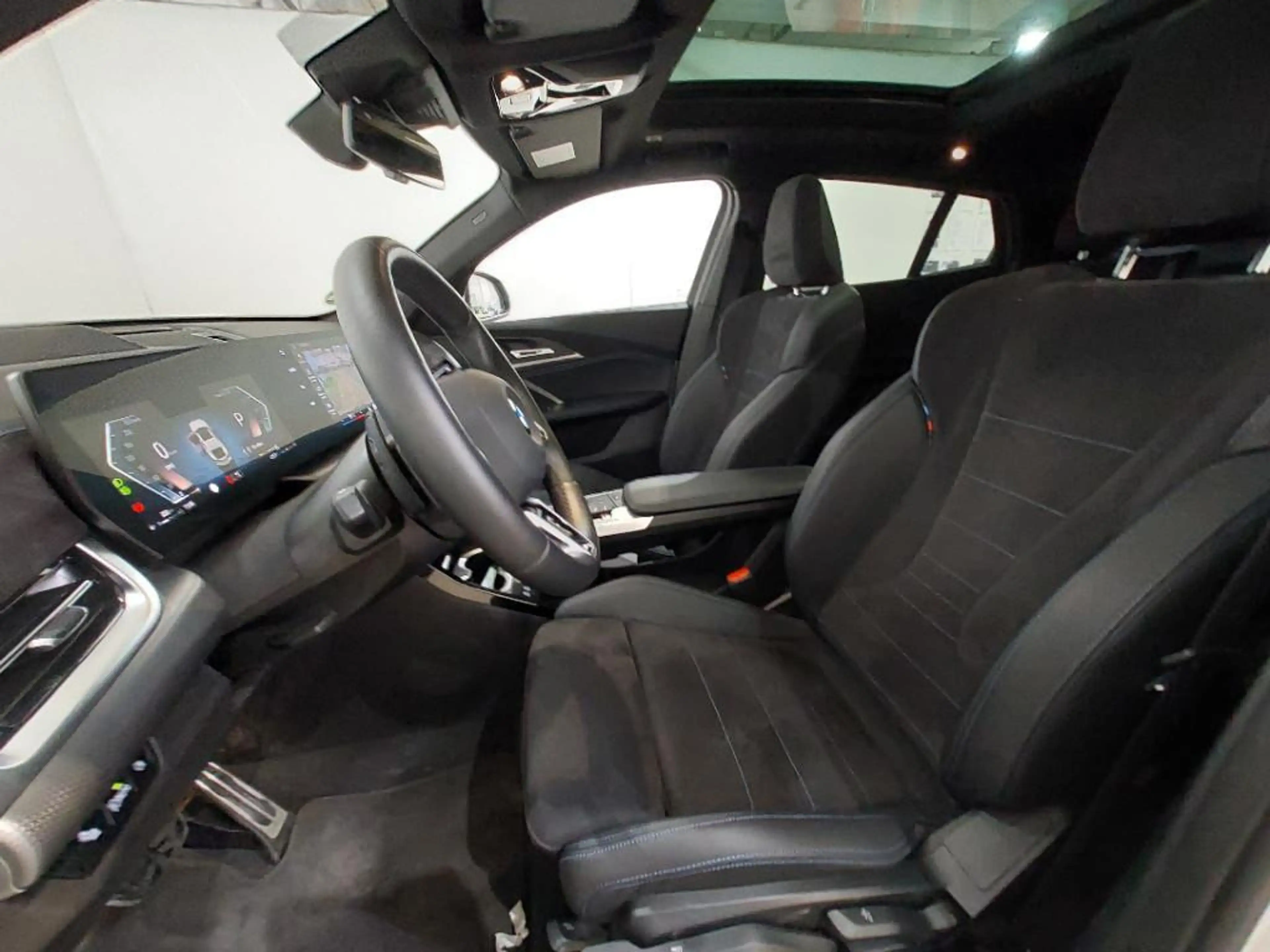BMW X2 20d xDrive M Sport AHK/HUD/360°/ACC/PANO/21" — photo 4