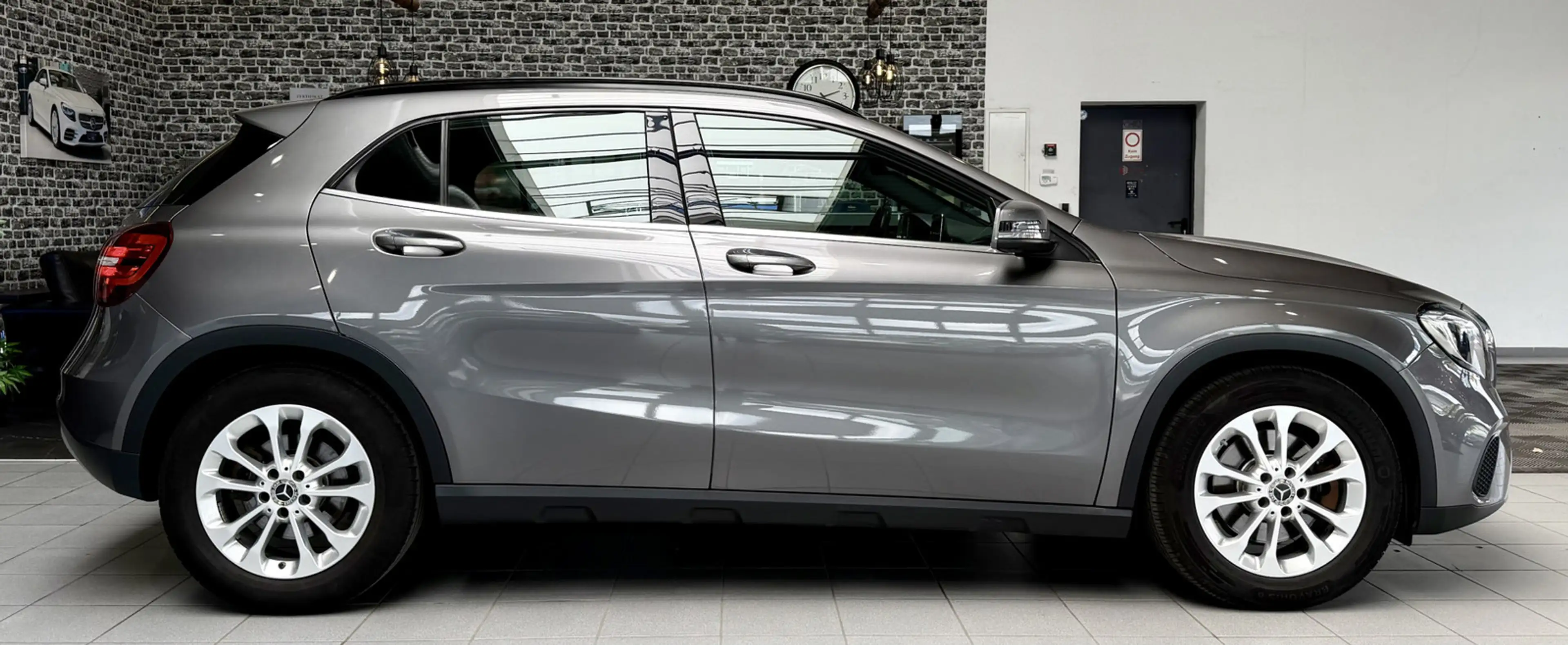 Mercedes-Benz GLA 220 4Matic AHK|STHZ+SHZ|KAMERA|TEMP.|MFL|SPORT — photo 4