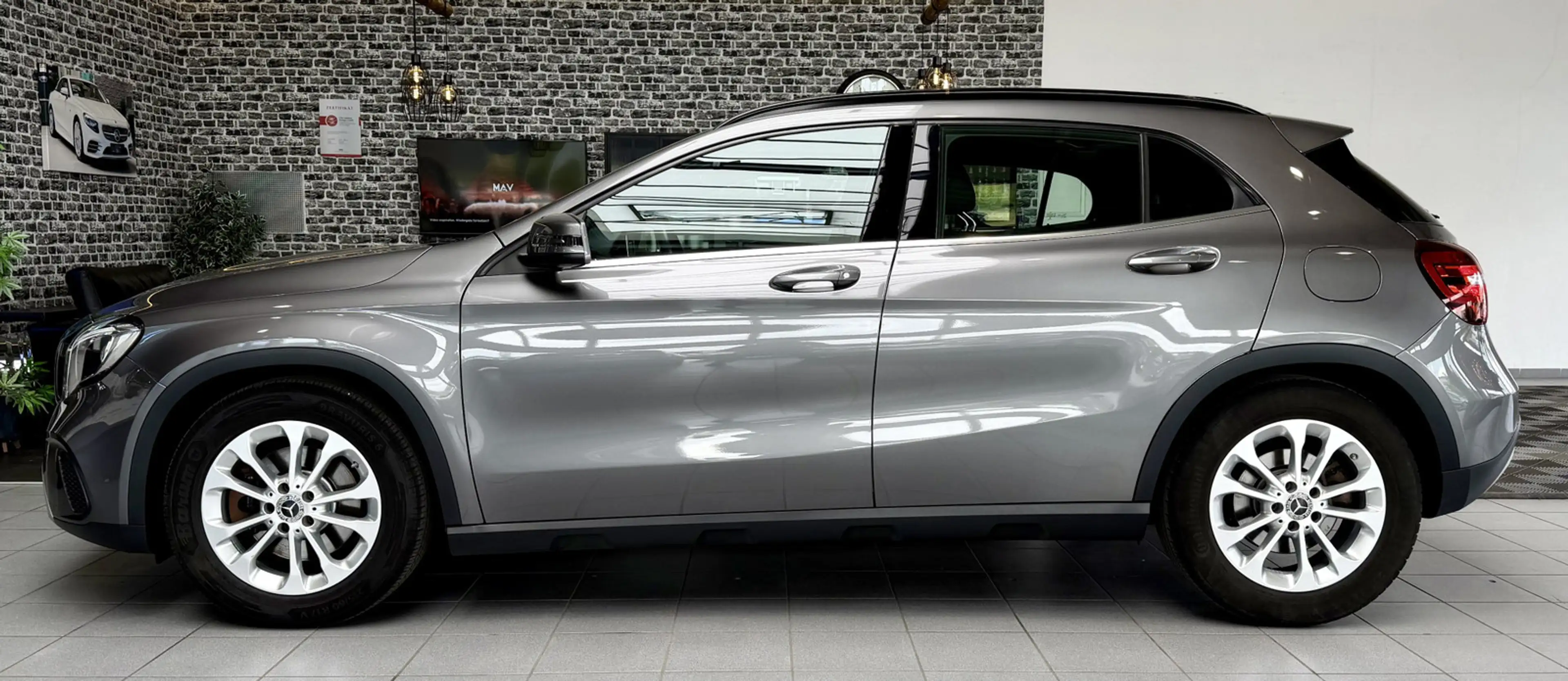 Mercedes-Benz GLA 220 4Matic AHK|STHZ+SHZ|KAMERA|TEMP.|MFL|SPORT — photo 8