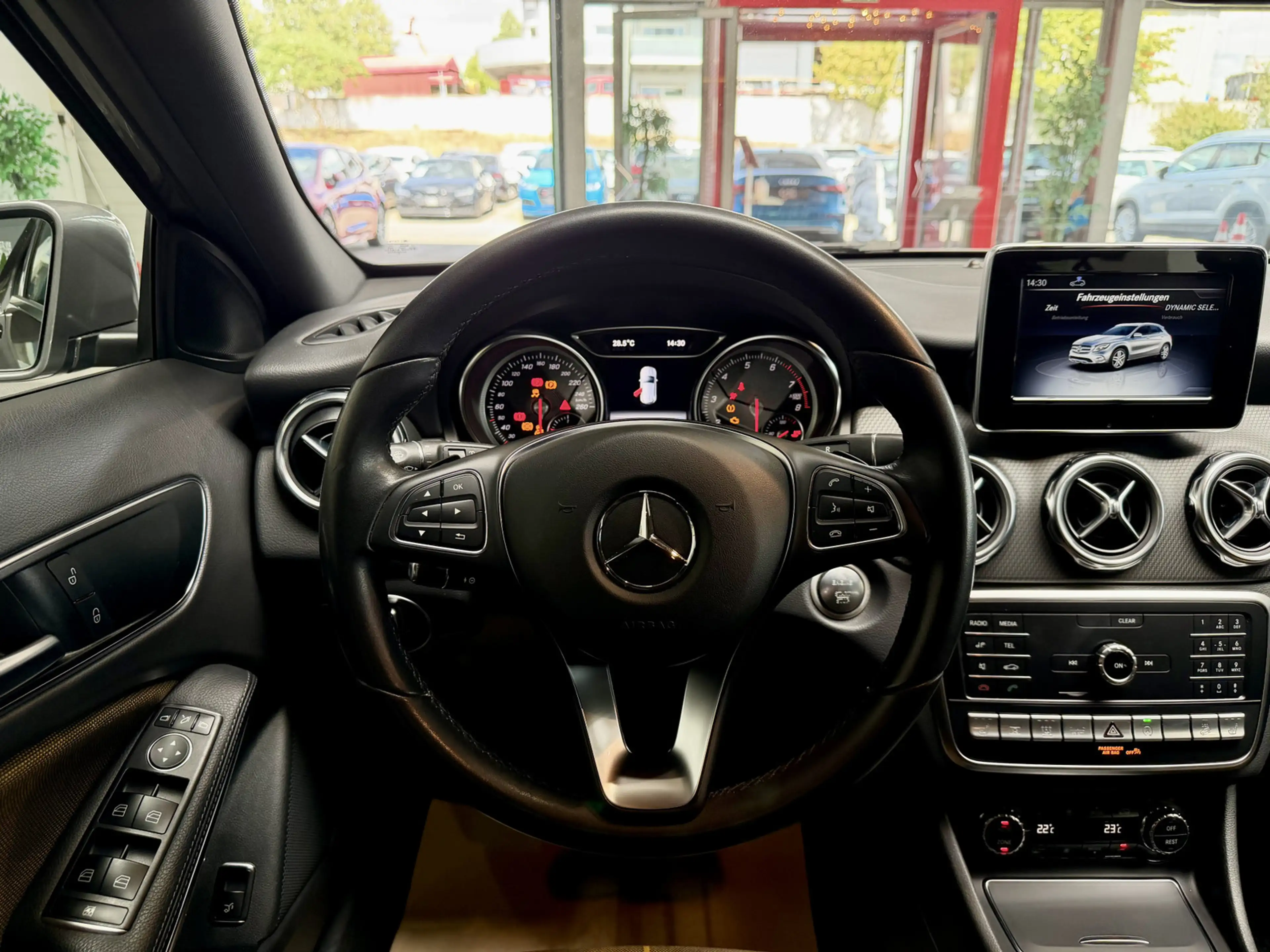 Mercedes-Benz GLA 220 4Matic AHK|STHZ+SHZ|KAMERA|TEMP.|MFL|SPORT — photo 14
