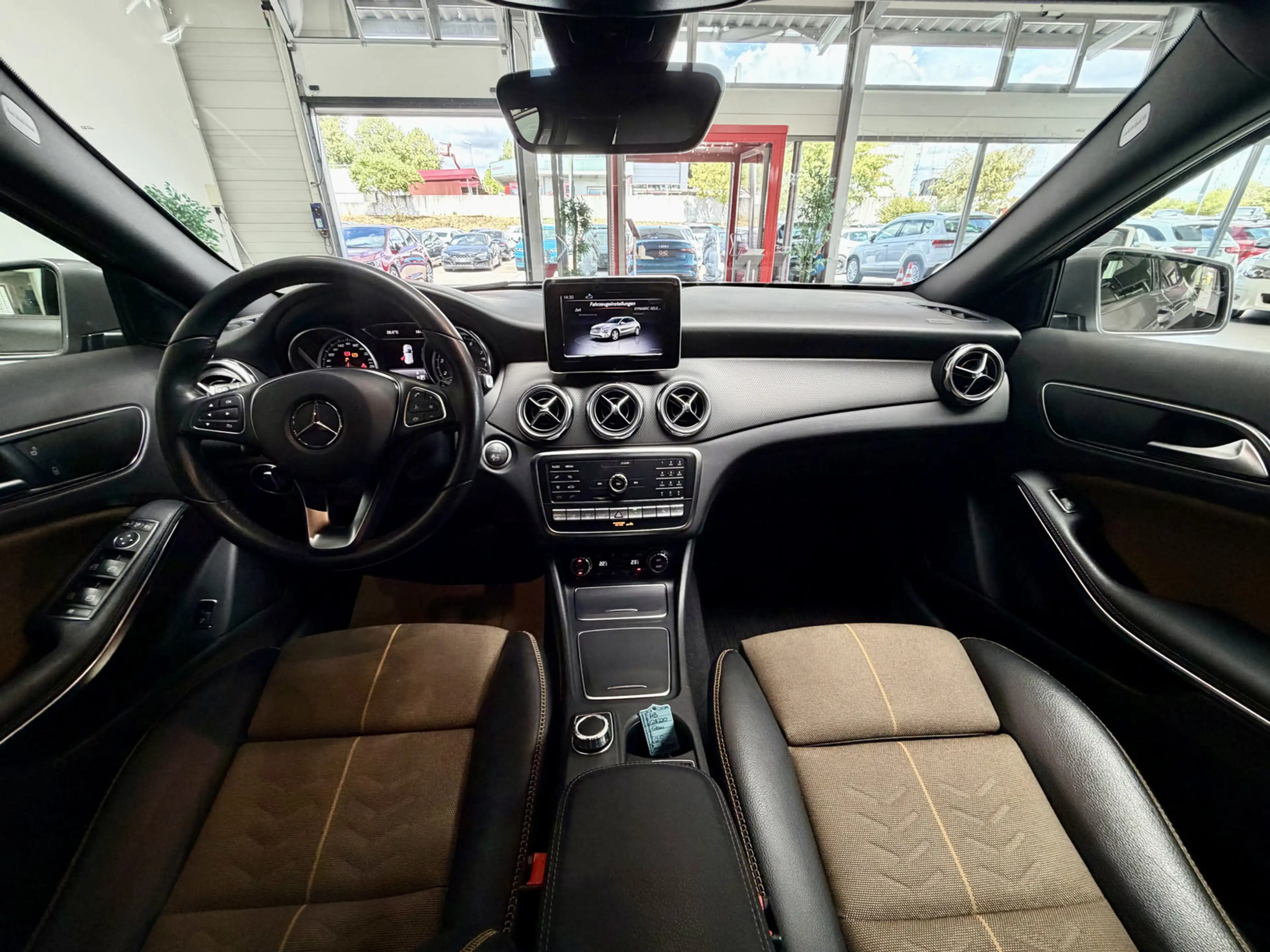 Mercedes-Benz GLA 220 4Matic AHK|STHZ+SHZ|KAMERA|TEMP.|MFL|SPORT — photo 15