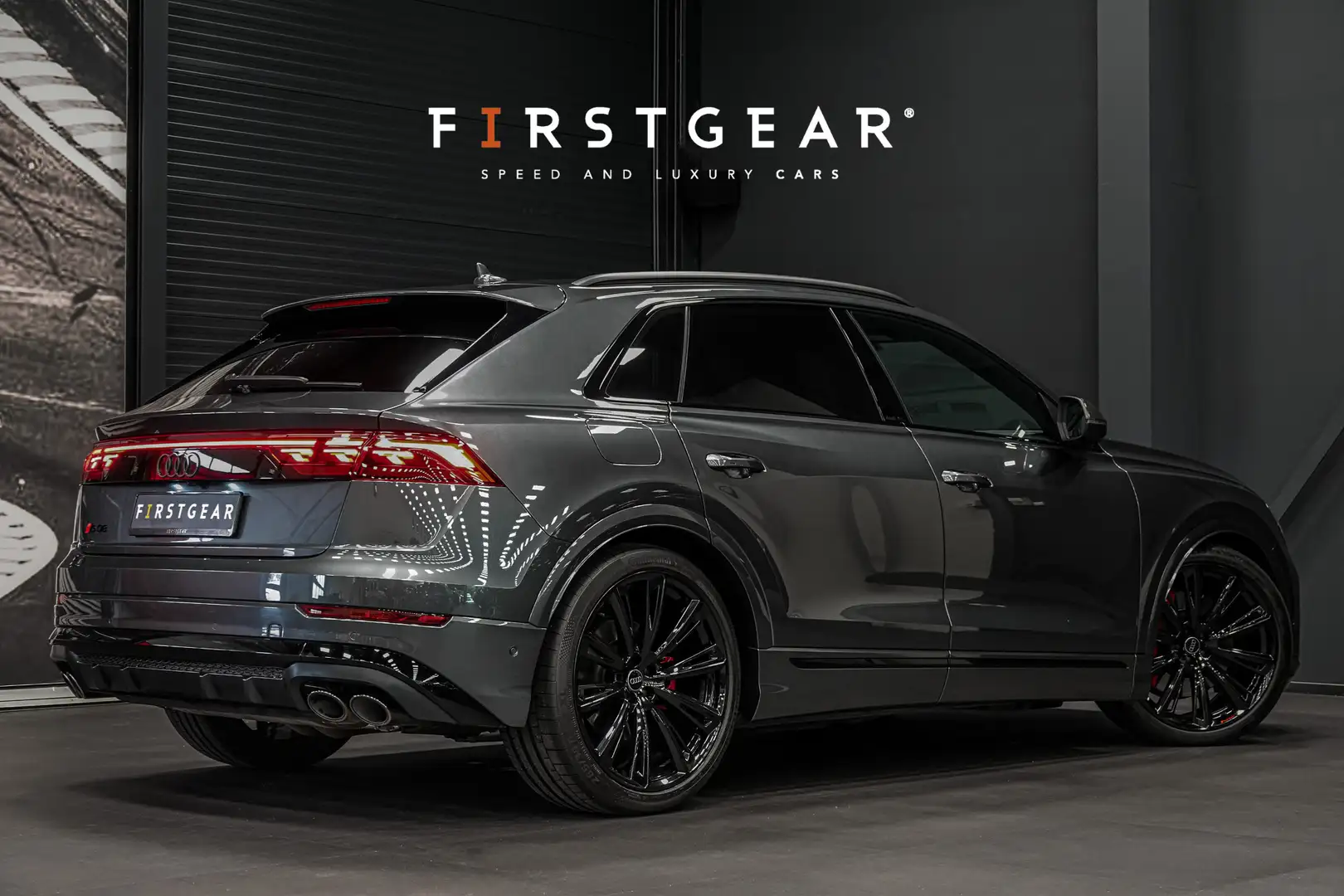 Audi SQ8 4.0 TFSI Quattro *Vierwielbesturing / Panorama / B Gris - 2