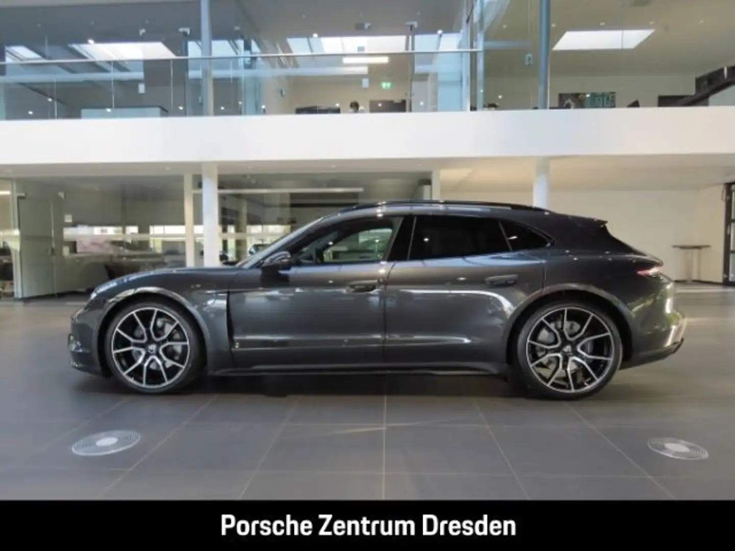 Porsche Taycan Sport Turismo HUD, LED-Matrix, Pano Grau - 2