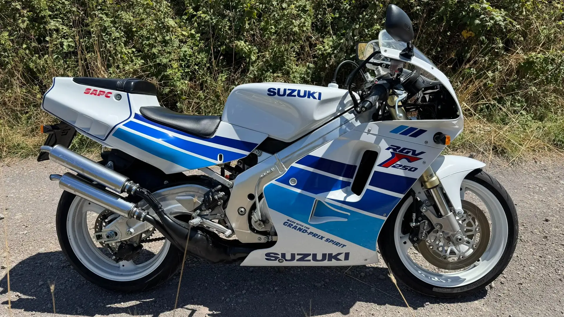 Suzuki RGV 250 Bianco - 1