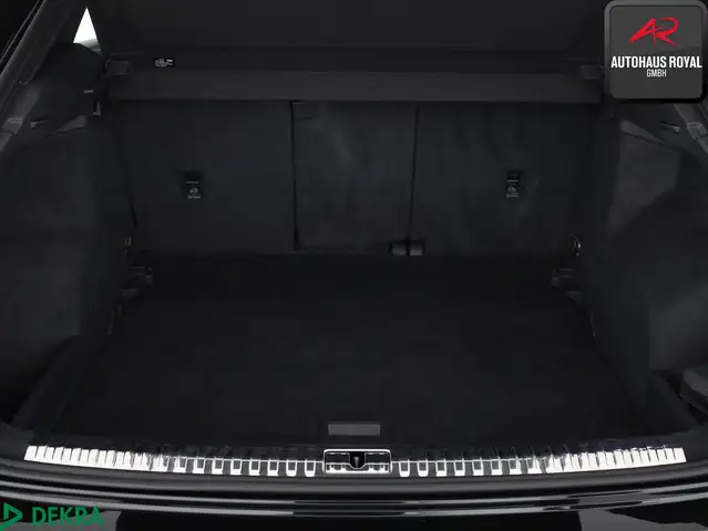 Audi Q3 view 13