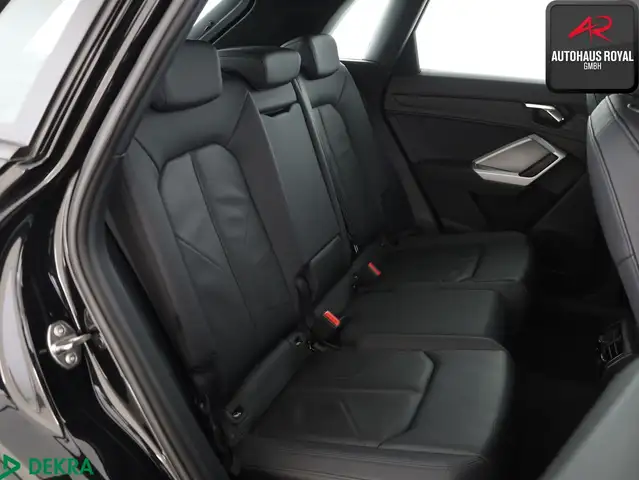 Audi Q3 view 14
