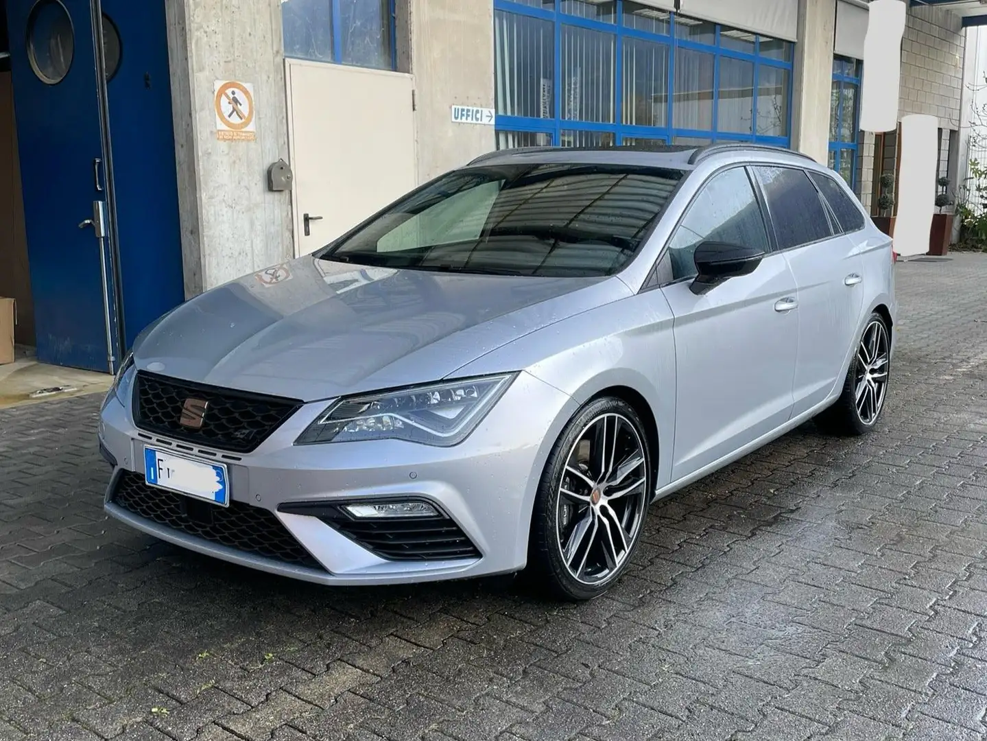 SEAT Leon Leon ST 2.0 tsi Cupra 4x4 300cv dsg 7m Argento - 1