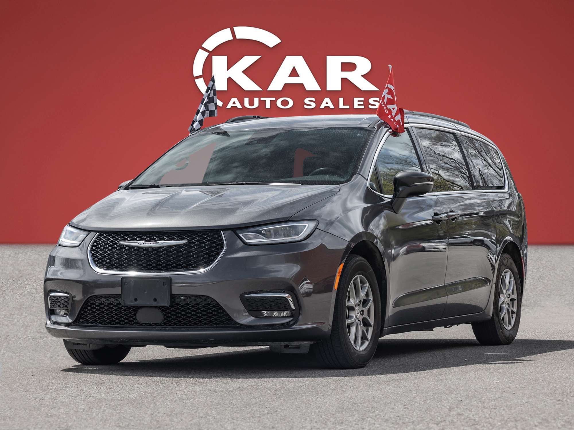 Gray 2022 Chrysler Pacifica Minivan Front-Wheel Drive 9-Speed Automatic