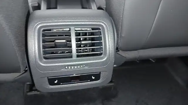 Volkswagen Touran view 10
