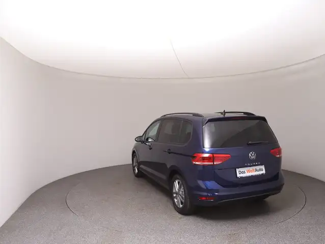 Volkswagen Touran view 5