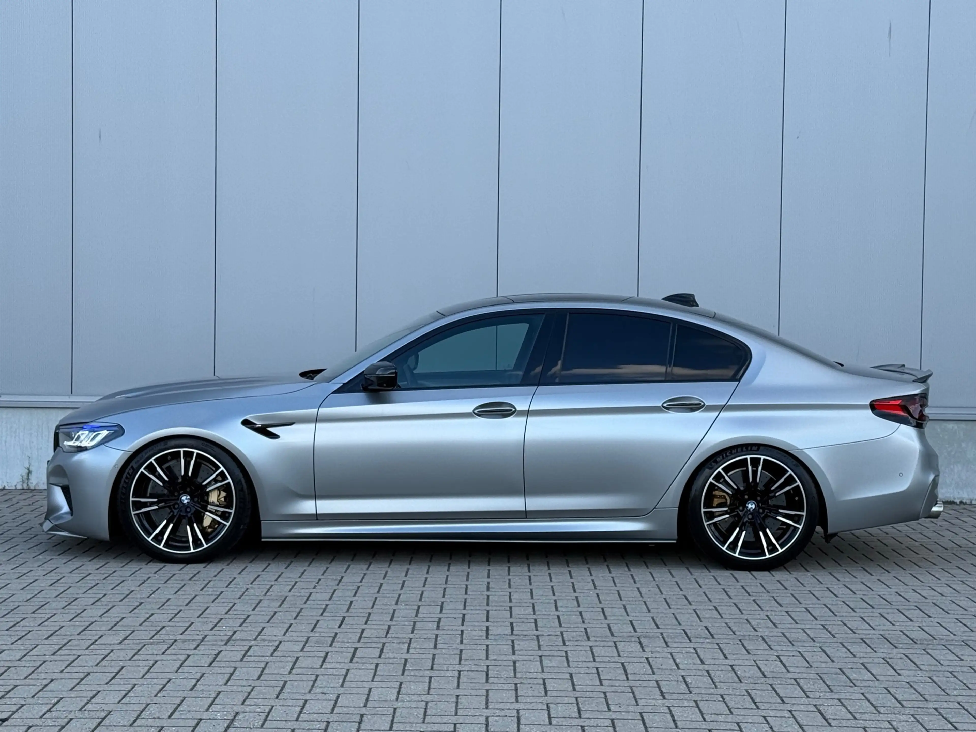 BMW M5 5-serie V8 4.4 CARBON B&W VOL OPTIES — photo 10