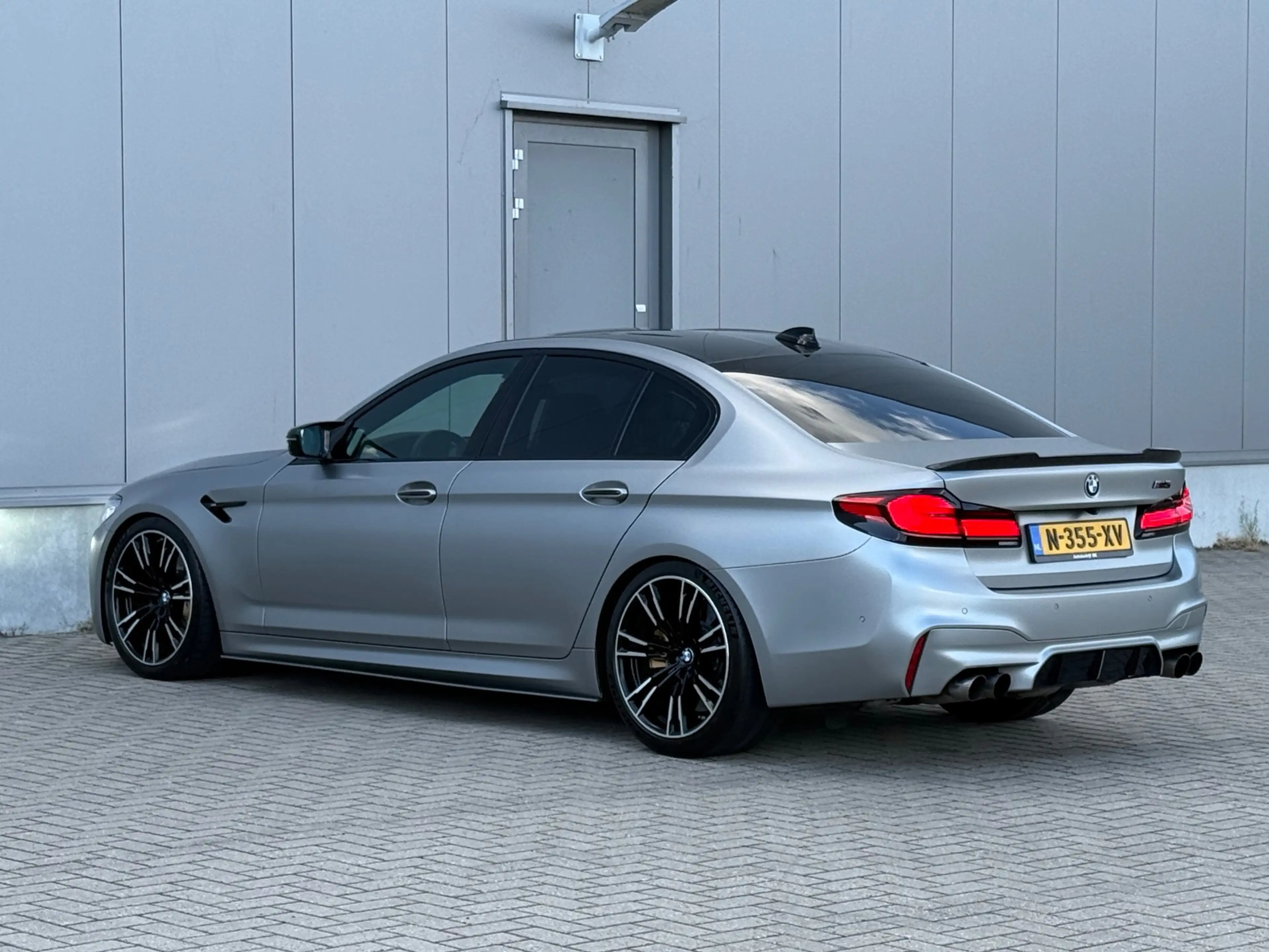 BMW M5 5-serie V8 4.4 CARBON B&W VOL OPTIES — photo 9