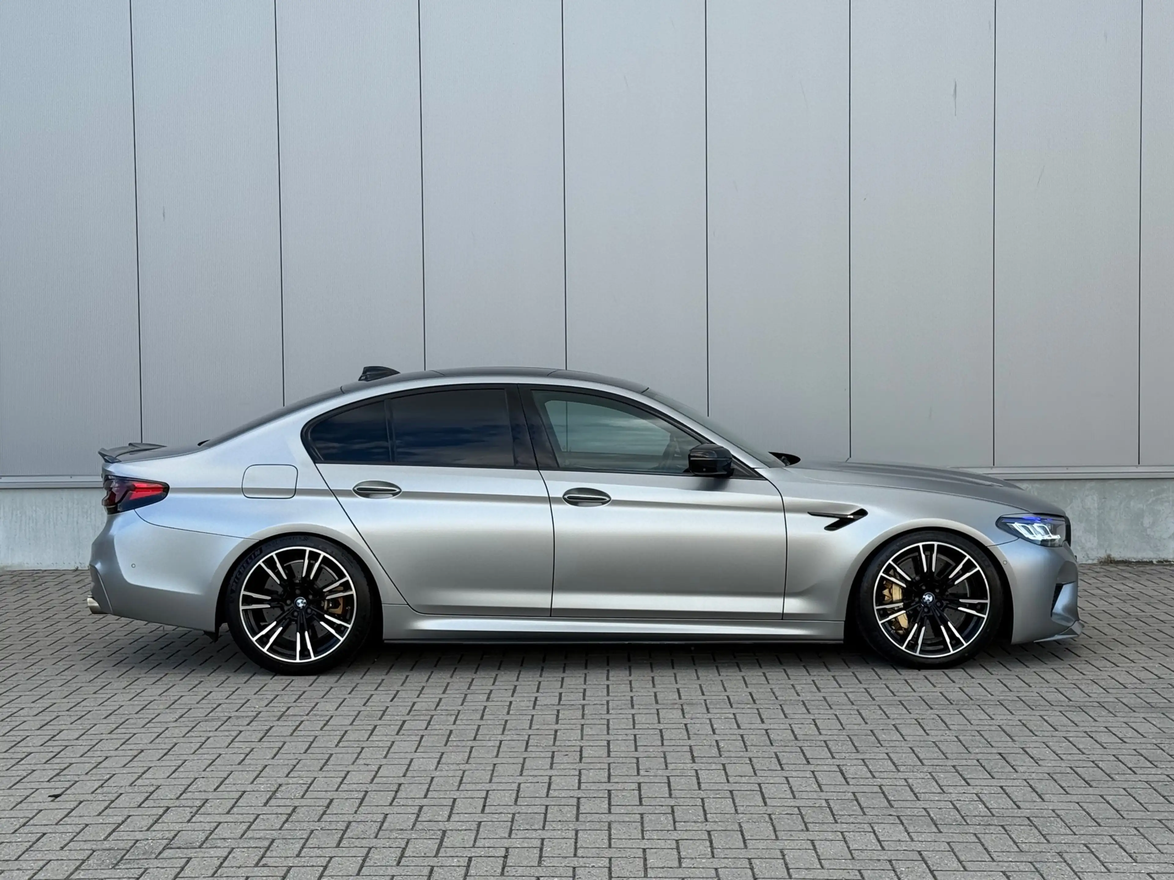 BMW M5 5-serie V8 4.4 CARBON B&W VOL OPTIES — photo 4