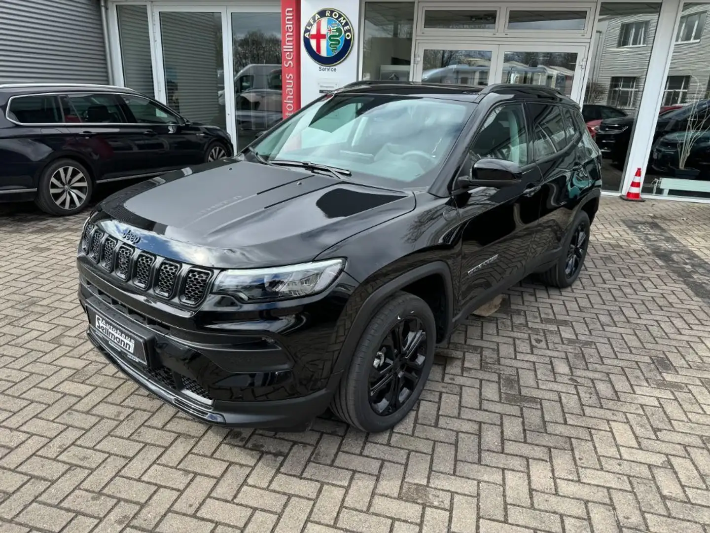 Jeep Compass 1.5 GSE T4 48V e-Hybrid Automatik North Zwart - 1