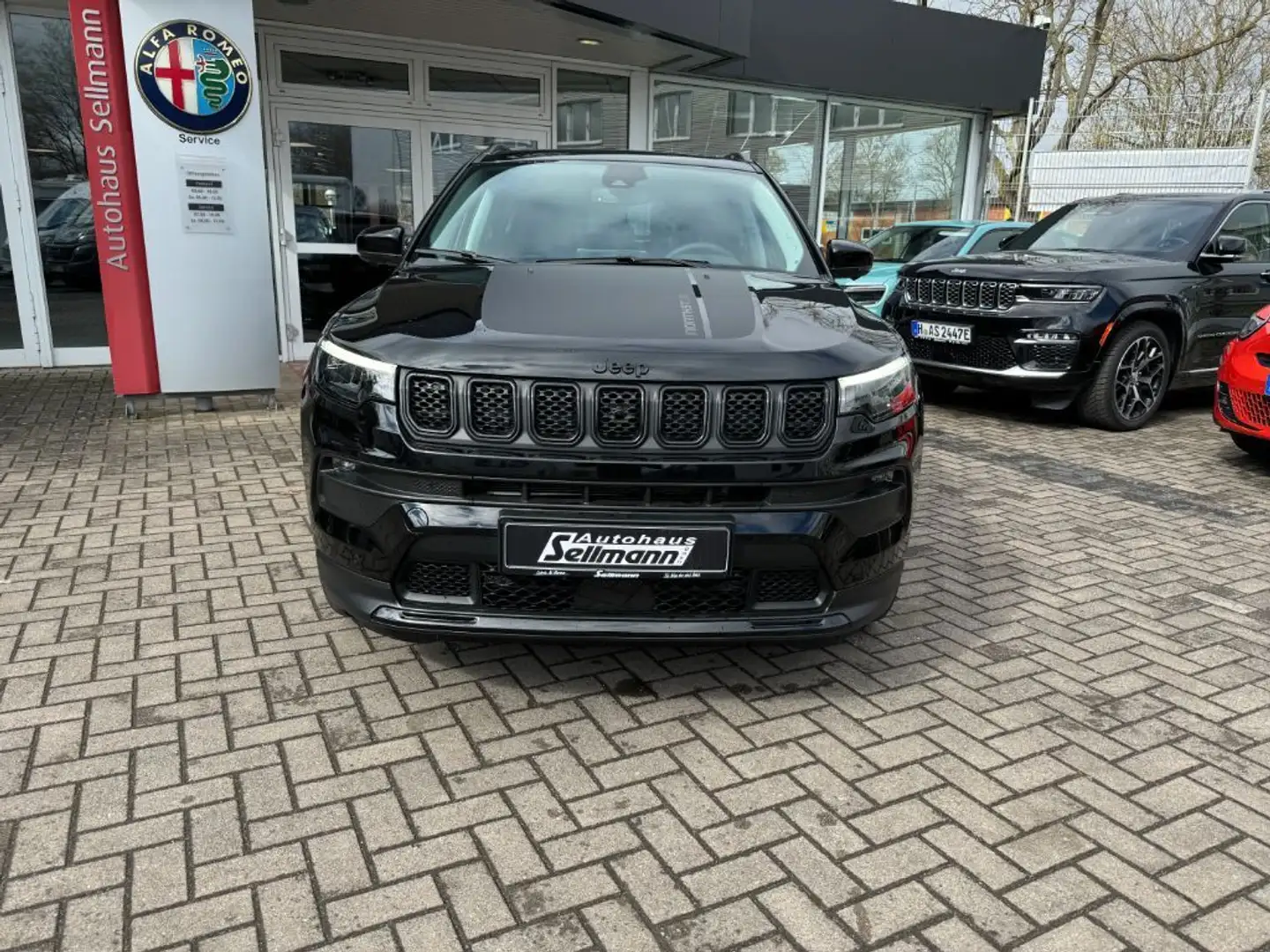 Jeep Compass 1.5 GSE T4 48V e-Hybrid Automatik North Zwart - 2