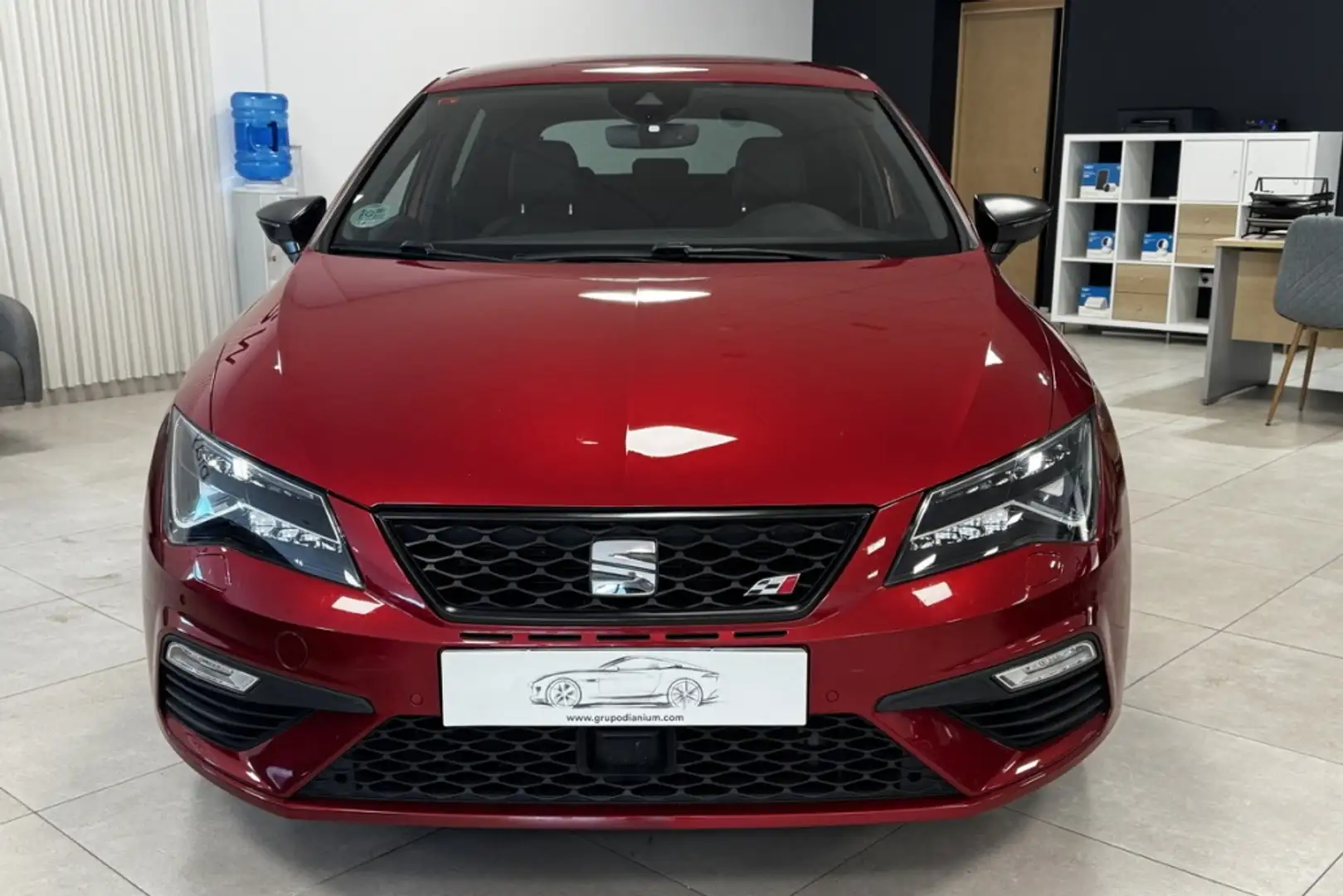 SEAT Leon 2.0 TSI S&S Cupra 300 Rojo - 2