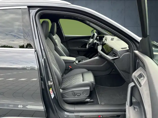 Audi SQ5 view 15