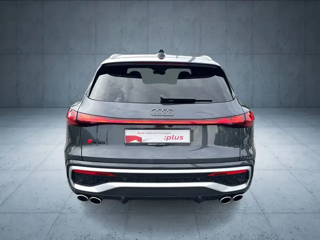 Audi SQ5 view 4