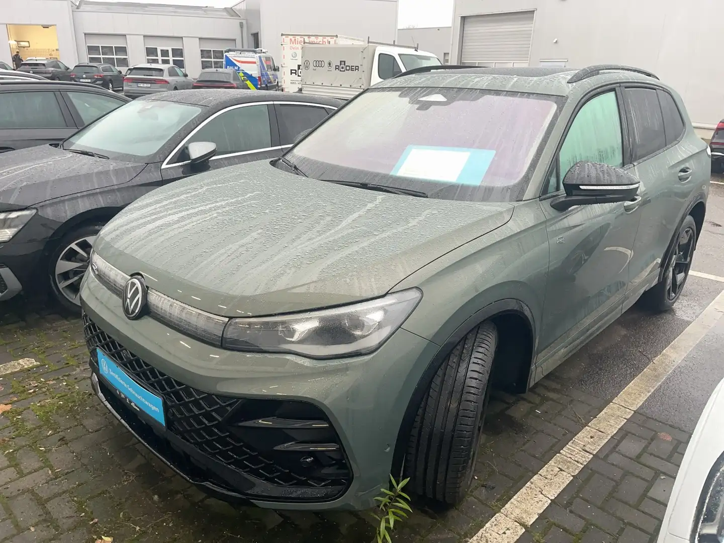 Volkswagen Tiguan III 2.0 TDI R-Line Matrix Pano StaHz AHK Grün - 1