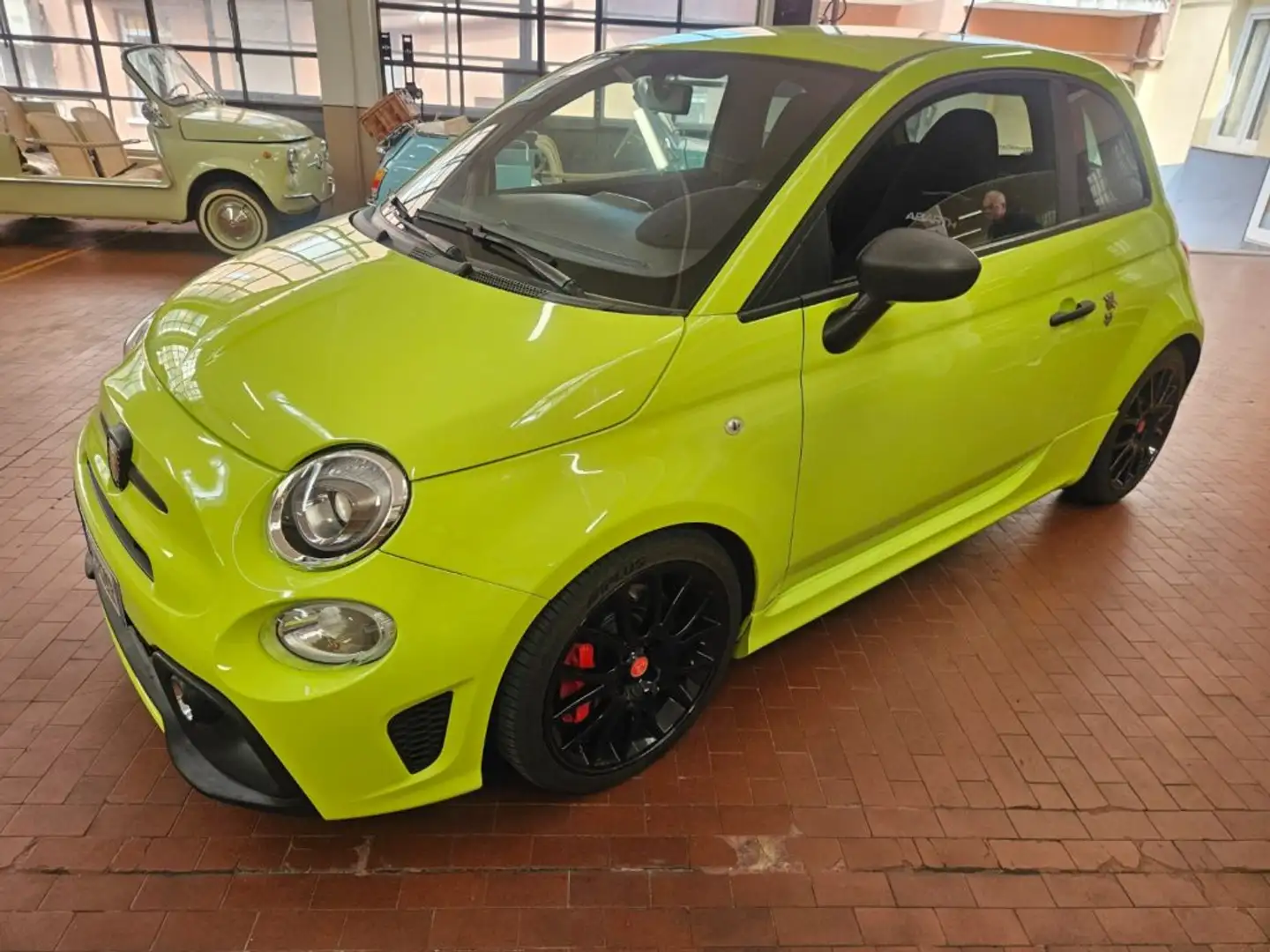 Abarth 595 1.4 Turbo T-Jet 180 CV Competizione Galben - 1