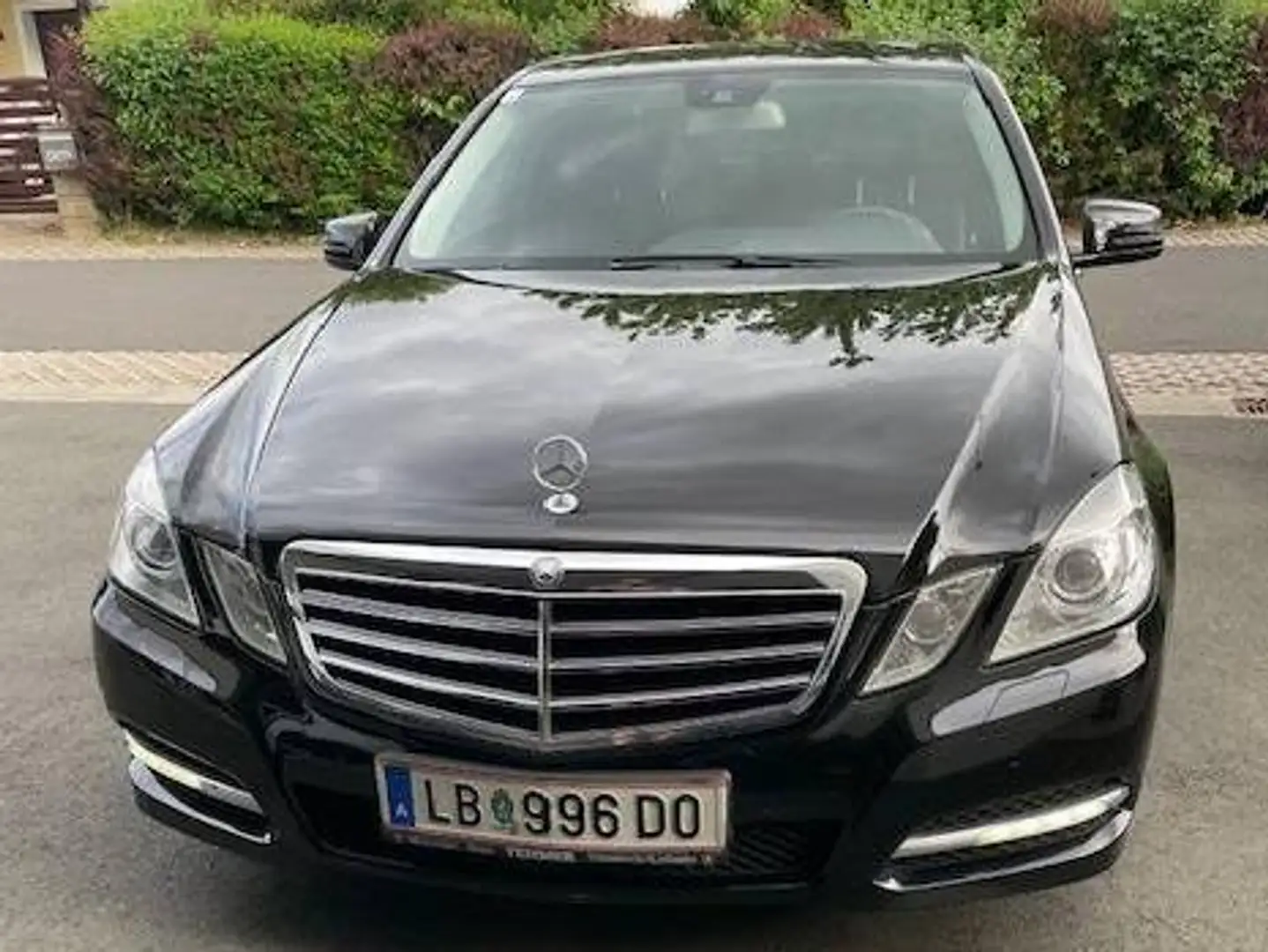 Mercedes-Benz E 350 E 350 4MATIC Avantgarde BlueEfficiency Schwarz - 2