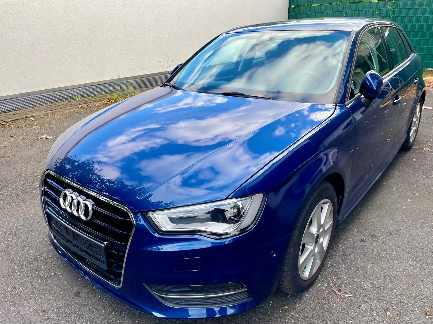 Audi A3 1.6 TDI Sportback Navi 1.Hand Bi-Xenon Blau - 1