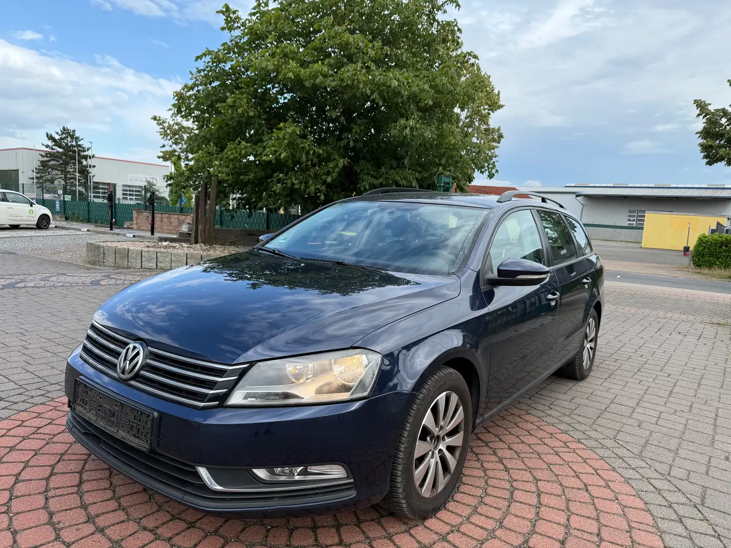 Volkswagen Passat Variant 2.0 TDI Comfortline BMT NAVI+TEMPMAT+AHK+SHZ Blau - 1