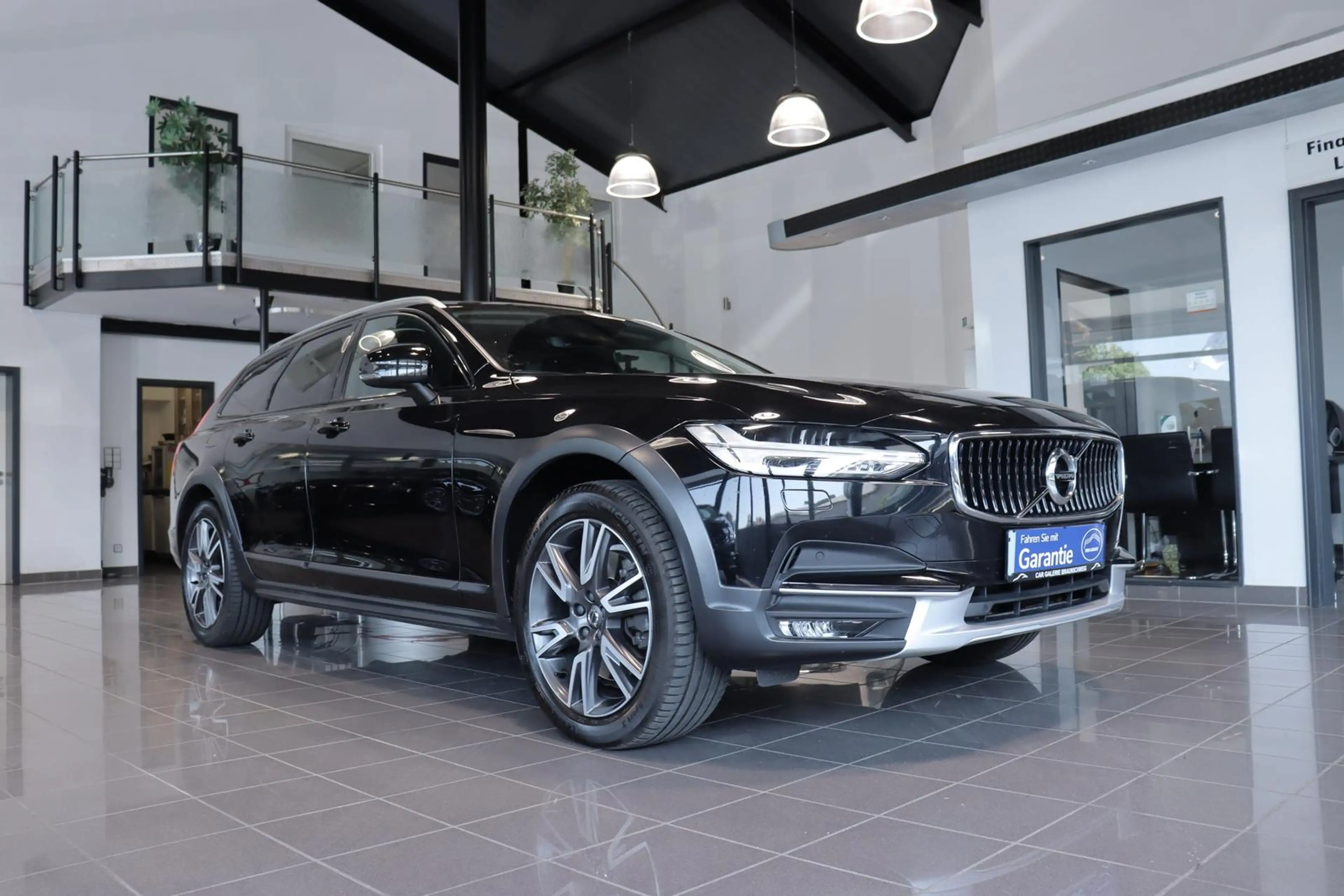 Volvo V90 Cross Country 2.0 Diesel*STANDHEIZ.*AHK*LED* — photo 2