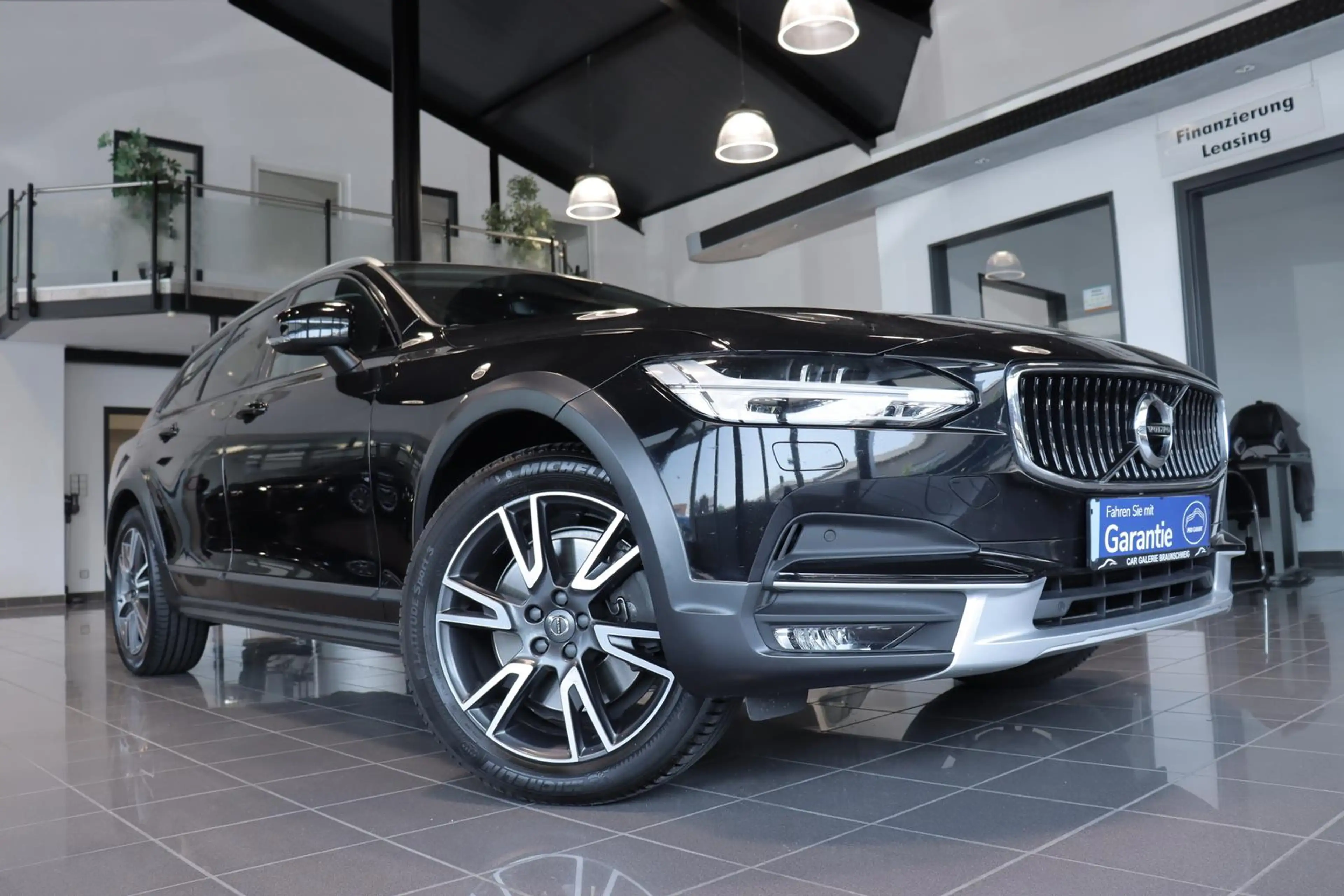 Volvo V90 Cross Country 2.0 Diesel*STANDHEIZ.*AHK*LED* — photo 11