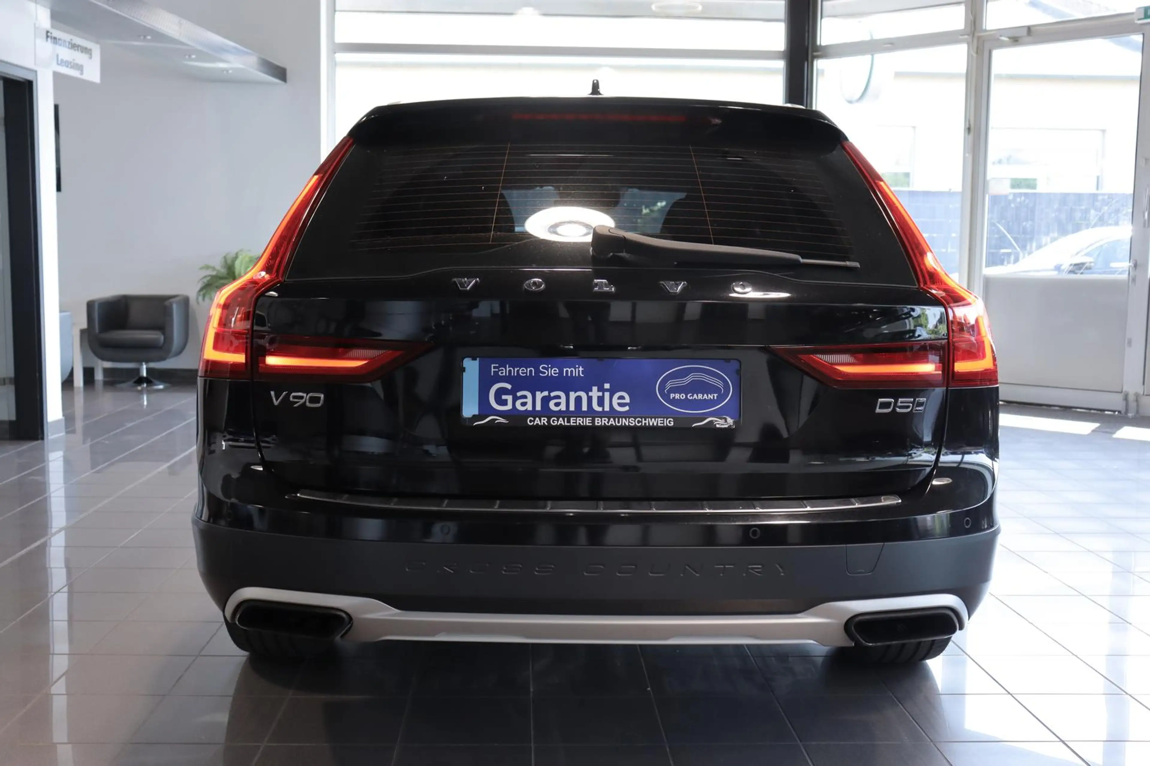 Volvo V90 Cross Country 2.0 Diesel*STANDHEIZ.*AHK*LED* — photo 7