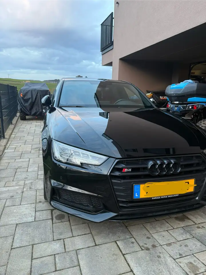 Audi S4