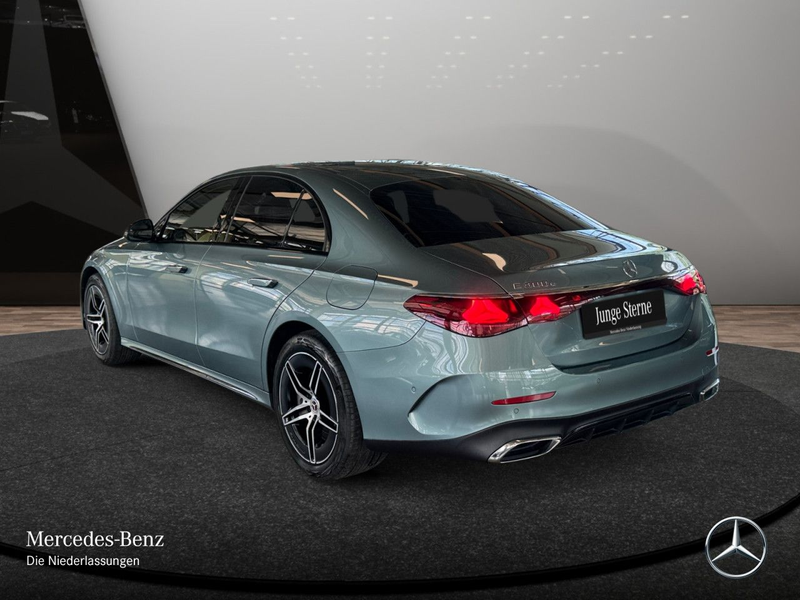 Mercedes-Benz E 300 e Hybrid AMG Fahrass Pano Distr. HUD LED PTS — photo 10