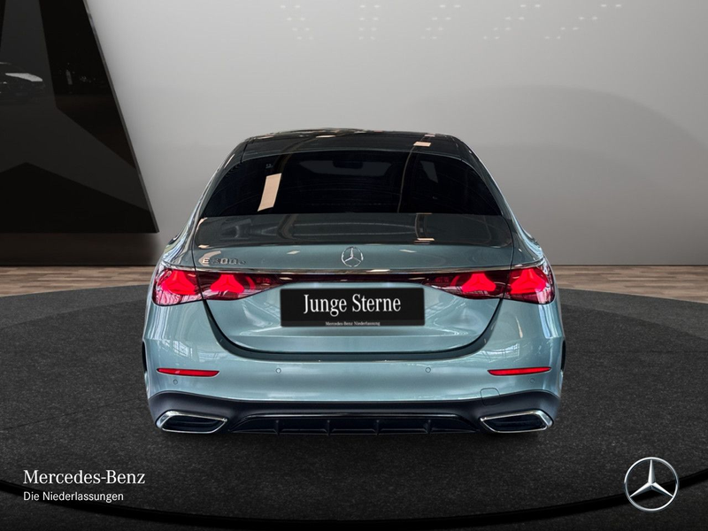 Mercedes-Benz E 300 e Hybrid AMG Fahrass Pano Distr. HUD LED PTS — photo 9