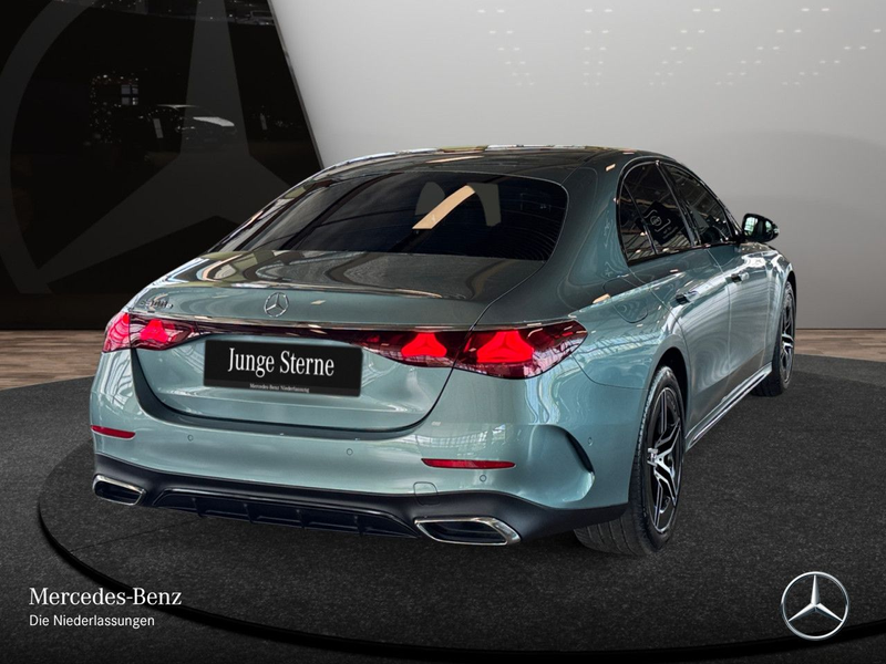 Mercedes-Benz E 300 e Hybrid AMG Fahrass Pano Distr. HUD LED PTS — photo 8