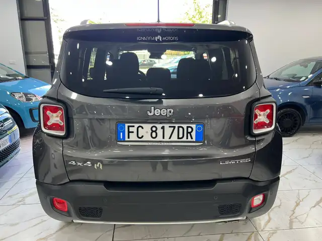 Jeep Renegade view 5