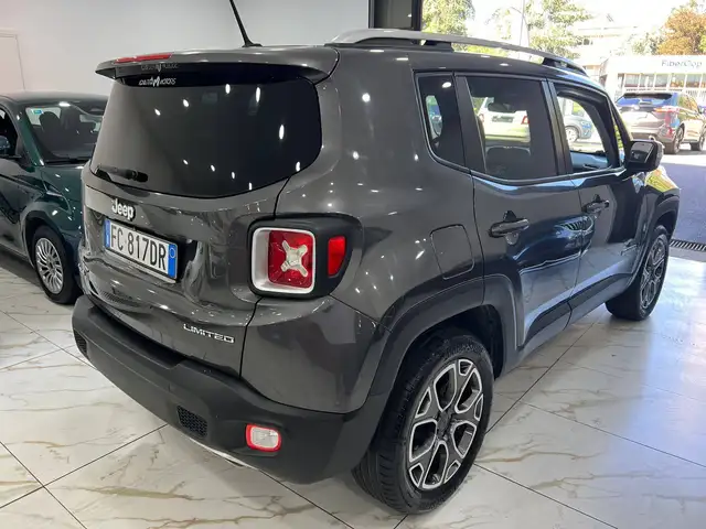 Jeep Renegade view 6