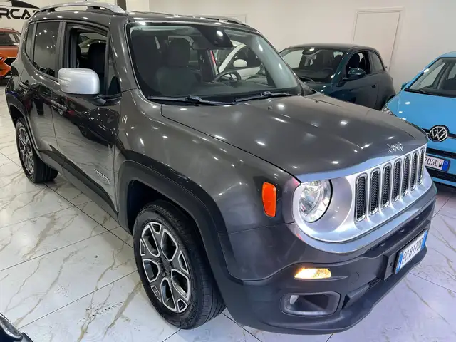Jeep Renegade view 3