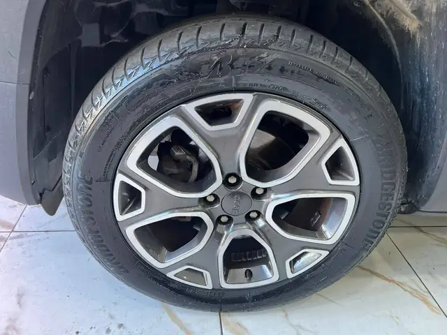 Jeep Renegade view 7